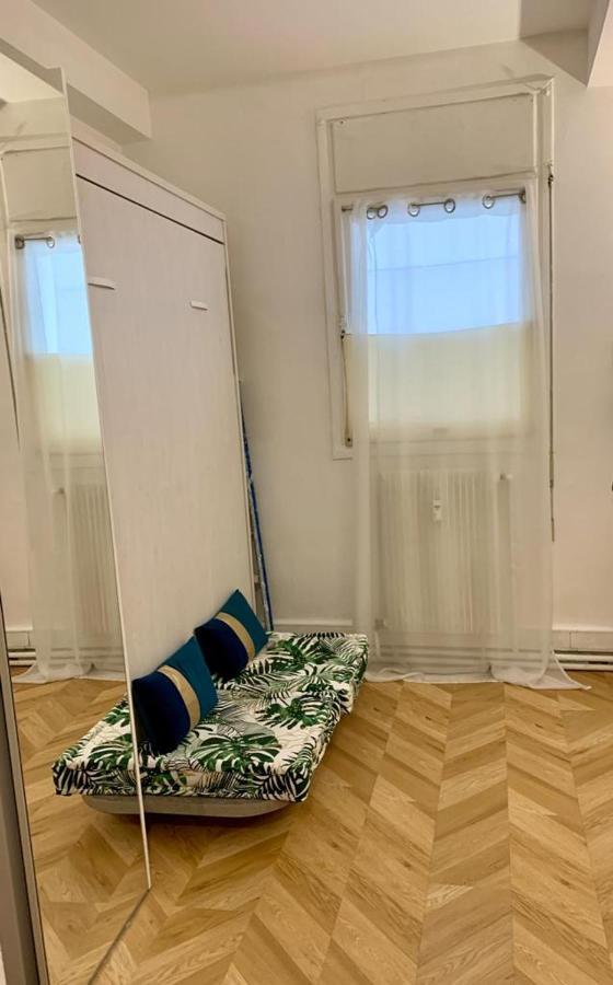Appartement Near Forum Grimaldi And Beach. Bnbrickeys. *